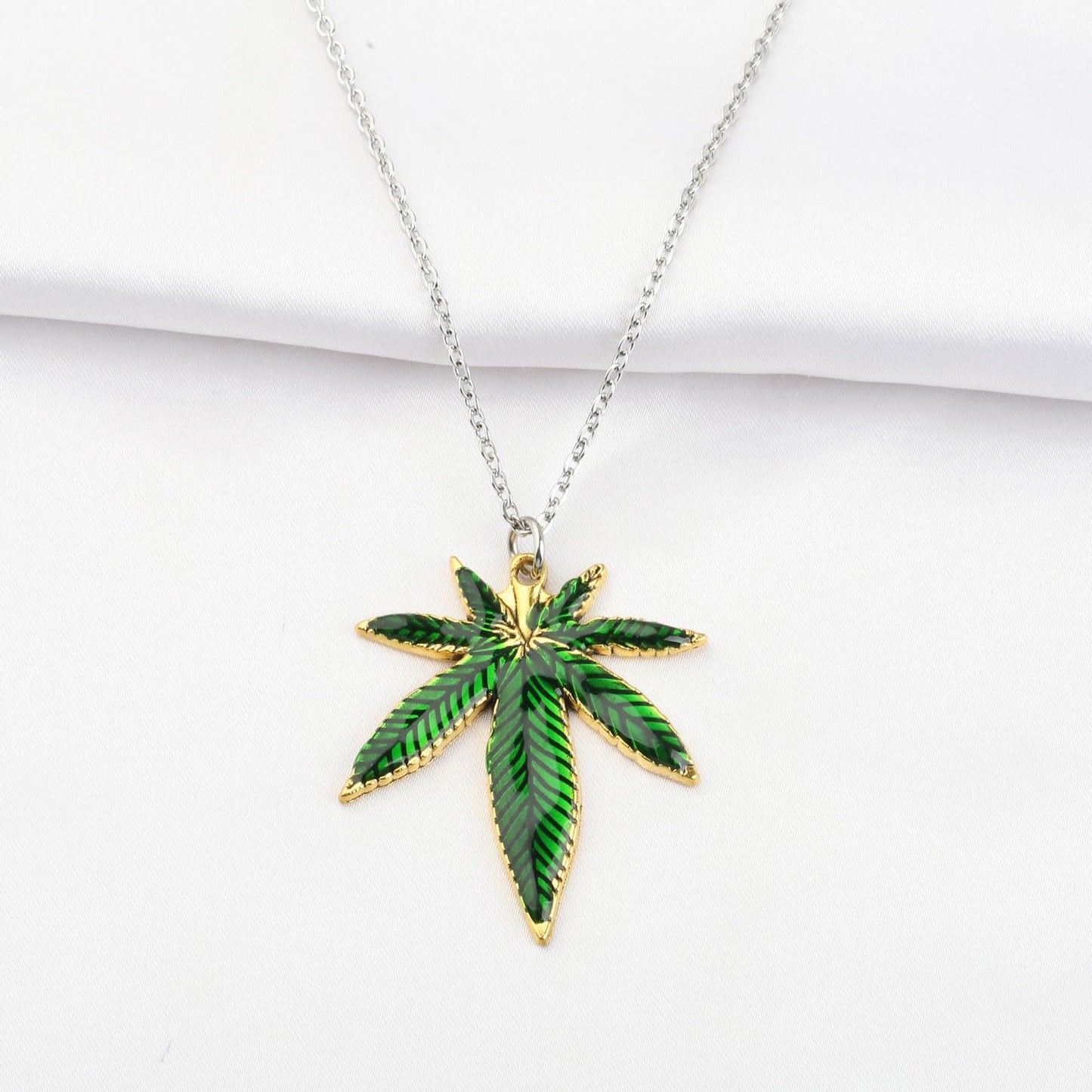 FUSTMW Marijuana Leaf Necklace Marijuana Weed Gifts Green Marijuana Pot Leaf Pendant Charm Necklace Jewelry for Women Men